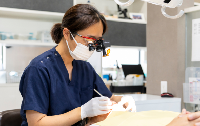 日本口腔インプラント学会の専門医が2人在籍